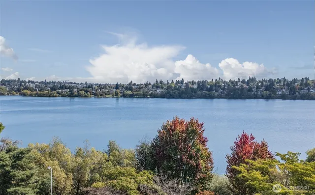 $1,199,950 | 6709 Aurora Avenue North, Seattle, WA 98103