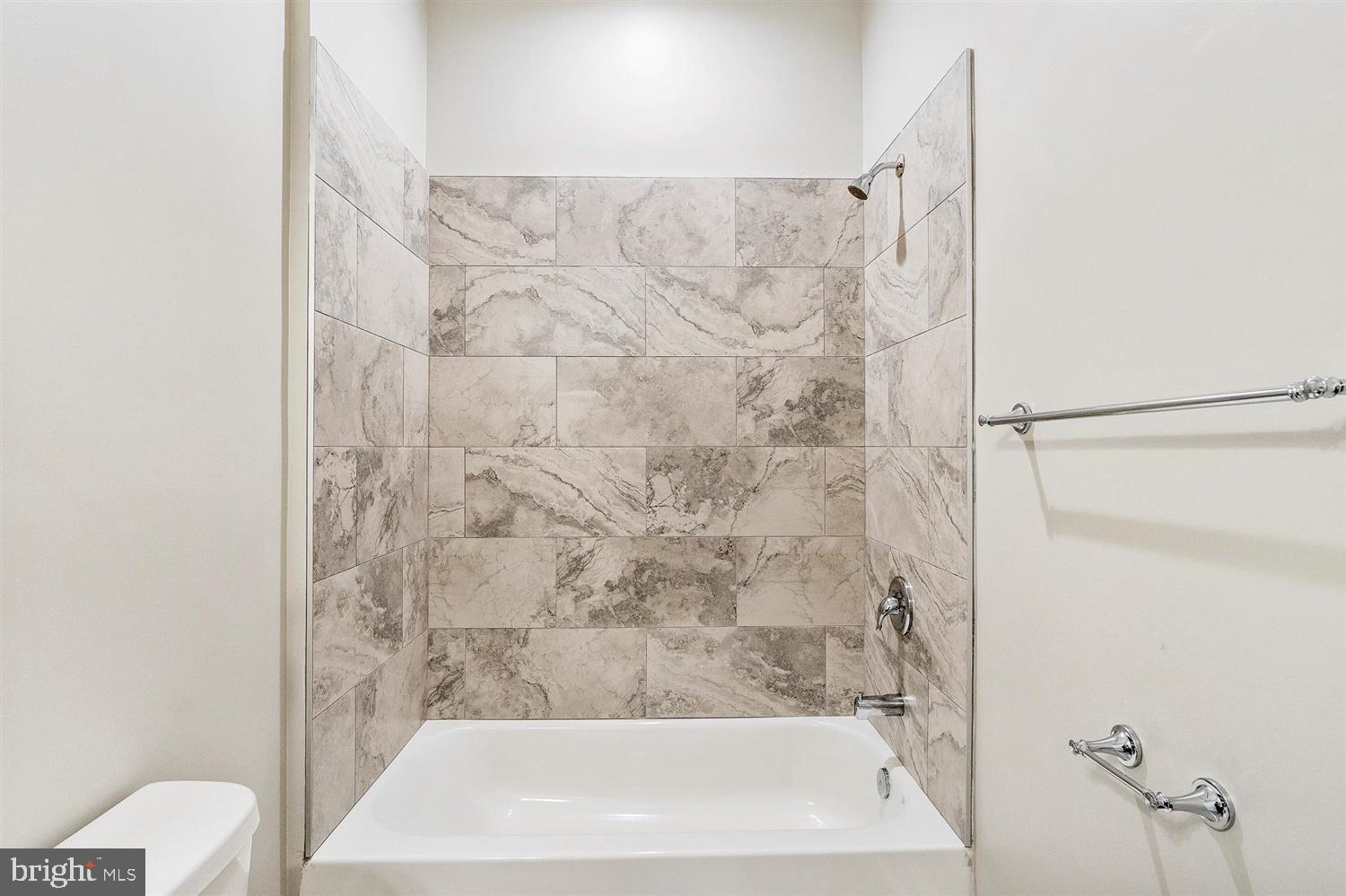 3042 Keswick Road Baltimore, MD 21211 - Photo 13 of 33 Main Bathroom (Full, Second Level)