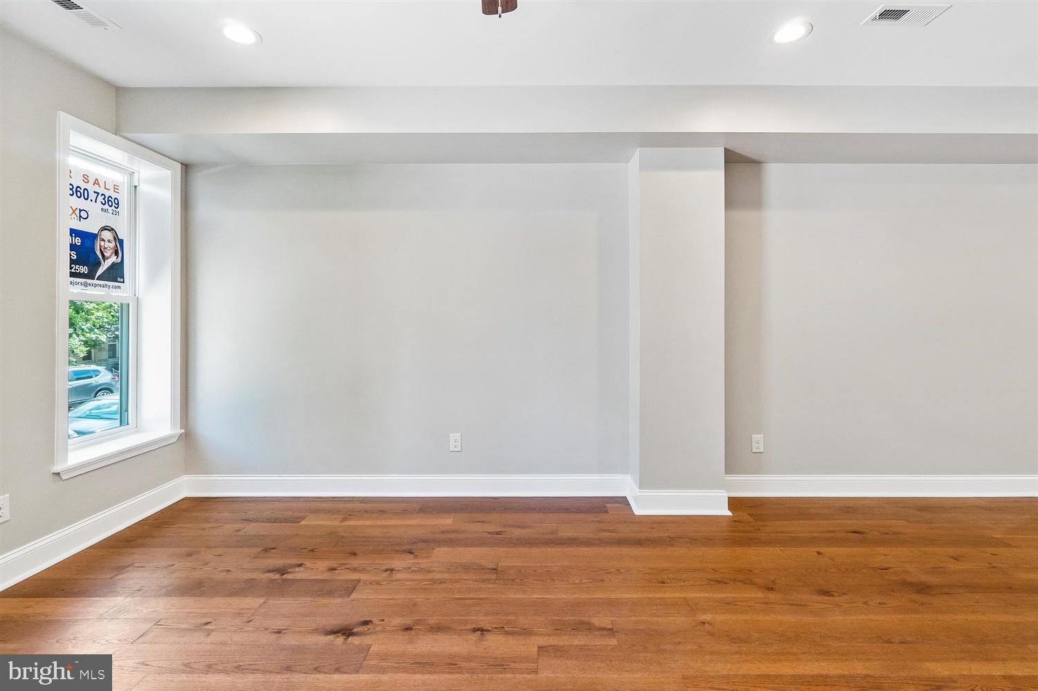 3042 Keswick Road Baltimore, MD 21211 - Photo 6 of 33 Living Room