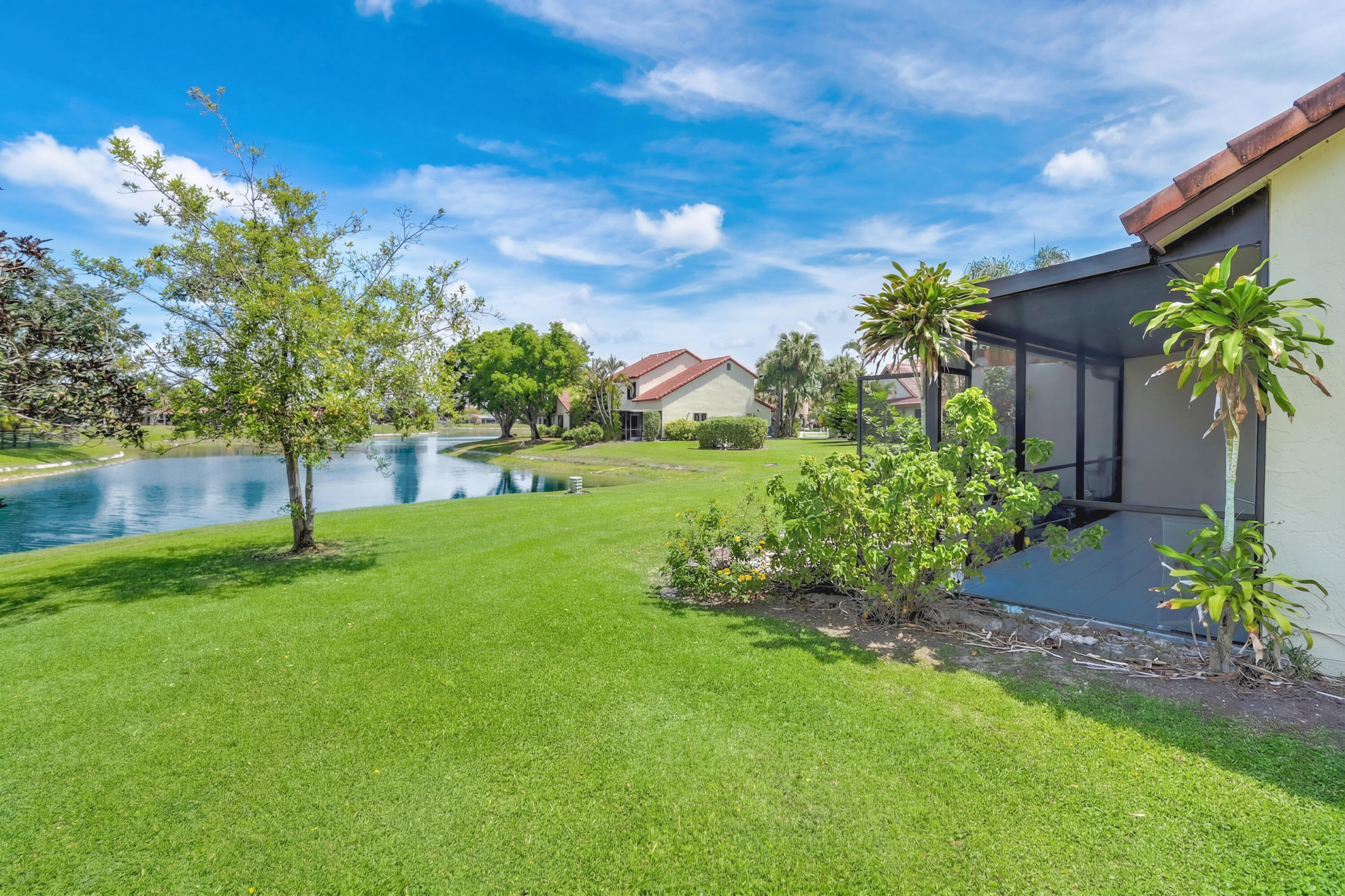 10321 Windswept Place Boca Raton, FL 33498 - Photo 20 of 28 Side and Rear Yard