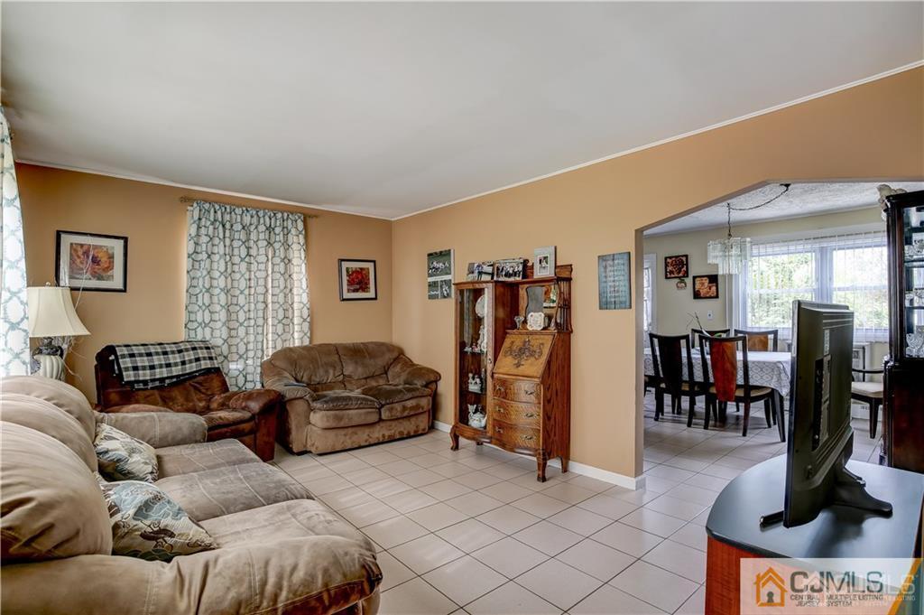 149 East Hill Road Colonia, NJ 07067 - Photo 5 of 27 Gallery Image 5