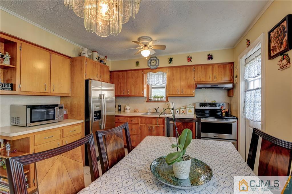 149 East Hill Road Colonia, NJ 07067 - Photo 7 of 27 Gallery Image 7