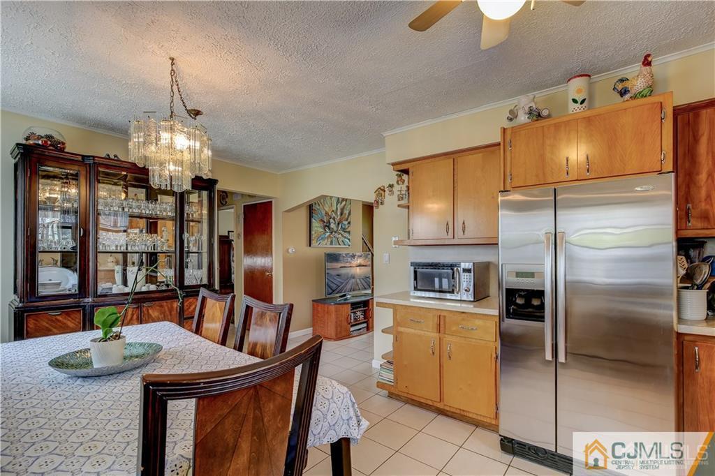 149 East Hill Road Colonia, NJ 07067 - Photo 9 of 27 Gallery Image 9