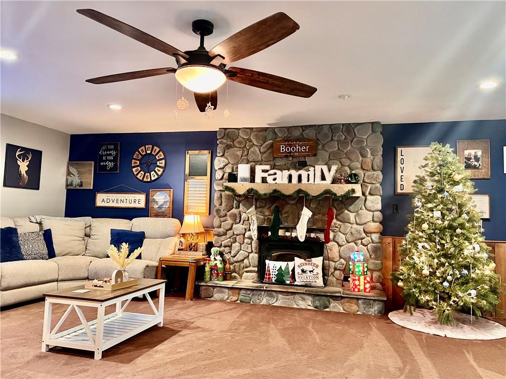 929 Mt Jackson Road New Castle, PA 16102 - Photo 2 of 21 a living room with lots of furniture and a chandelier