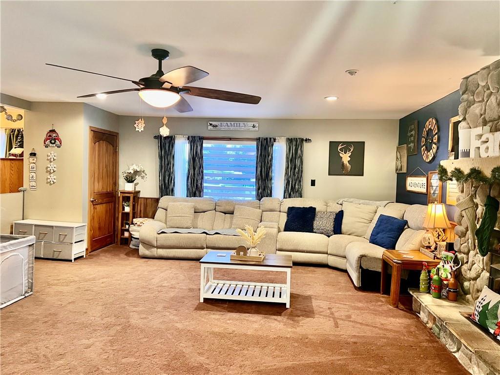 929 Mt Jackson Road New Castle, PA 16102 - Photo 3 of 21 a living room with furniture and a large window
