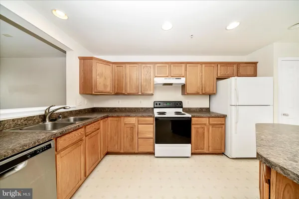 $434,950 | 7704 English Oak Circle, Unit 10, Elkridge, MD 21075