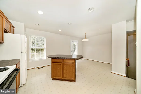 $434,950 | 7704 English Oak Circle, Unit 10, Elkridge, MD 21075