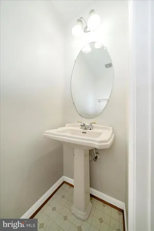$434,950 | 7704 English Oak Circle, Unit 10, Elkridge, MD 21075
