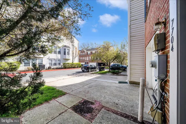$434,950 | 7704 English Oak Circle, Unit 10, Elkridge, MD 21075