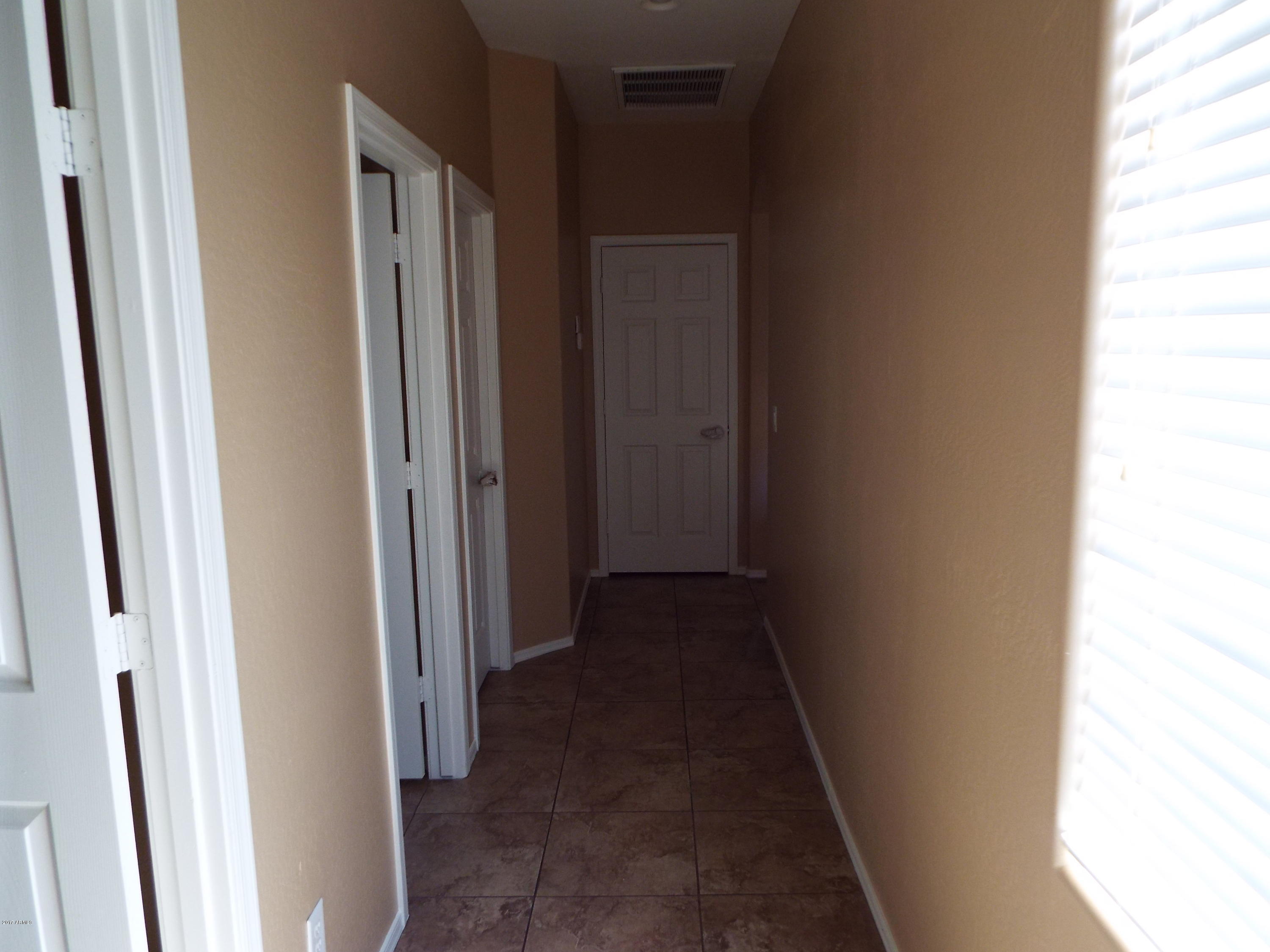 7132 West Ocotillo Road Glendale, AZ 85303 - Photo 17 of 24 Q7132OTHERHALLWAY