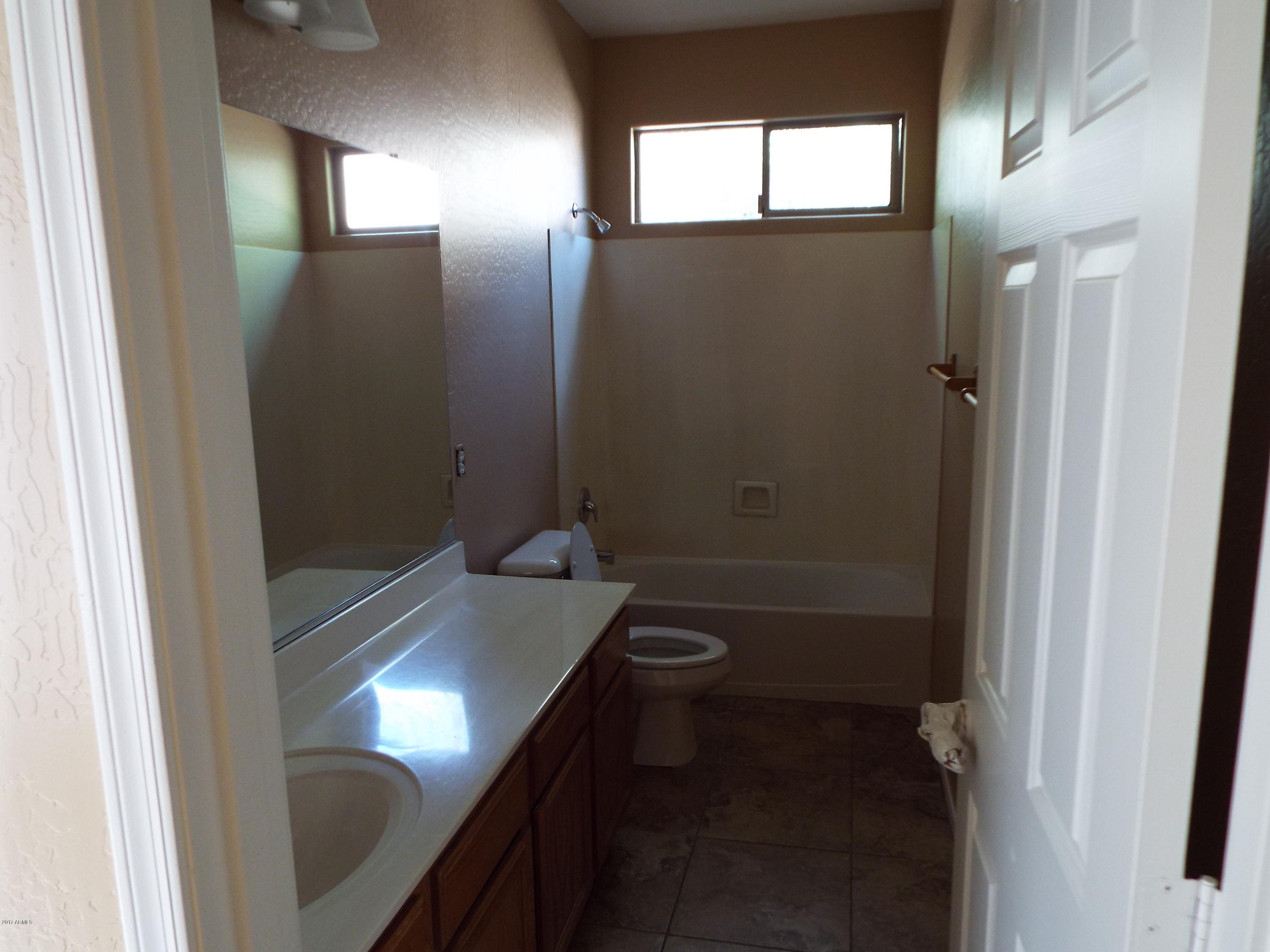 7132 West Ocotillo Road Glendale, AZ 85303 - Photo 23 of 24 U7132MAINBATH