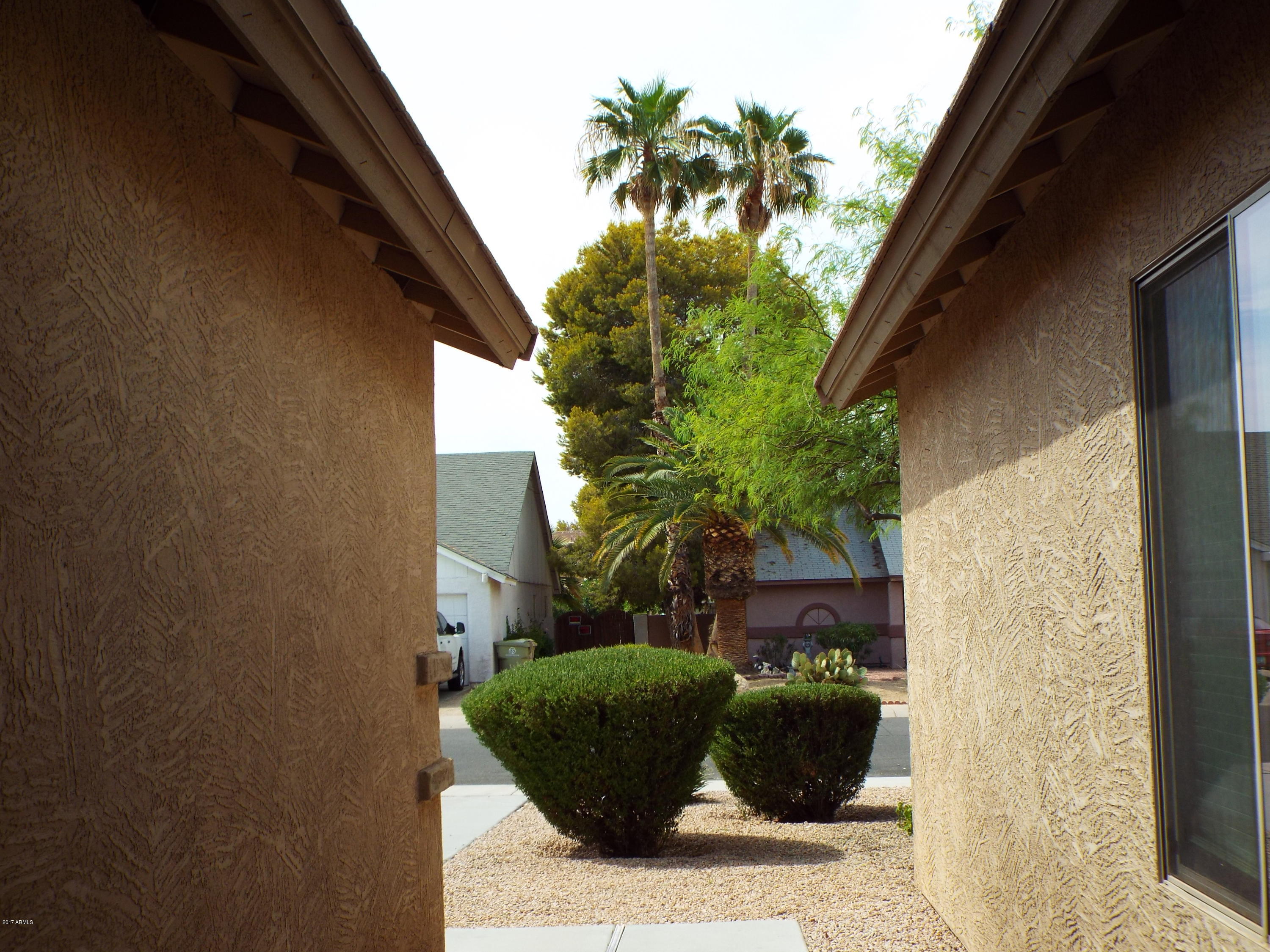7132 West Ocotillo Road Glendale, AZ 85303 - Photo 3 of 24 C7132 ENTRY2