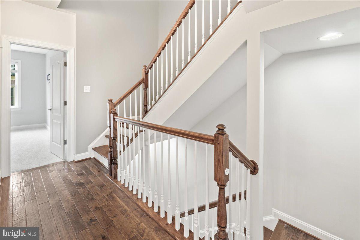 6 Maxwell Square Frederick, MD 21701 - Photo 19 of 46 Upper Level Hallway
