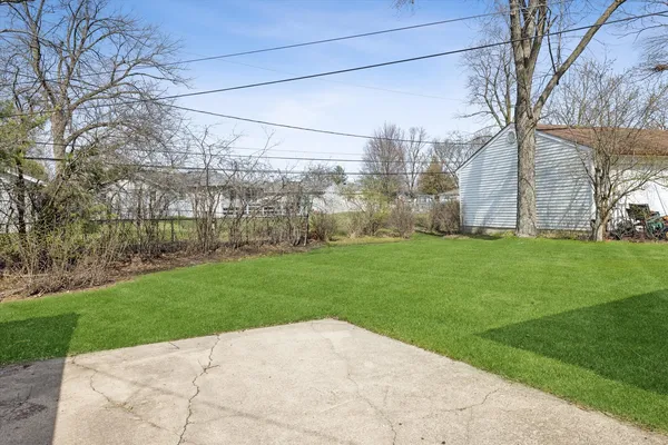 $325,000 | 2904 Stork Court, Rolling Meadows, IL 60008