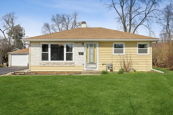 $325,000 | 2904 Stork Court, Rolling Meadows, IL 60008