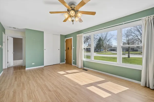 $325,000 | 2904 Stork Court, Rolling Meadows, IL 60008