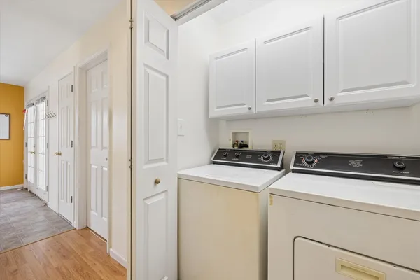 $325,000 | 2904 Stork Court, Rolling Meadows, IL 60008