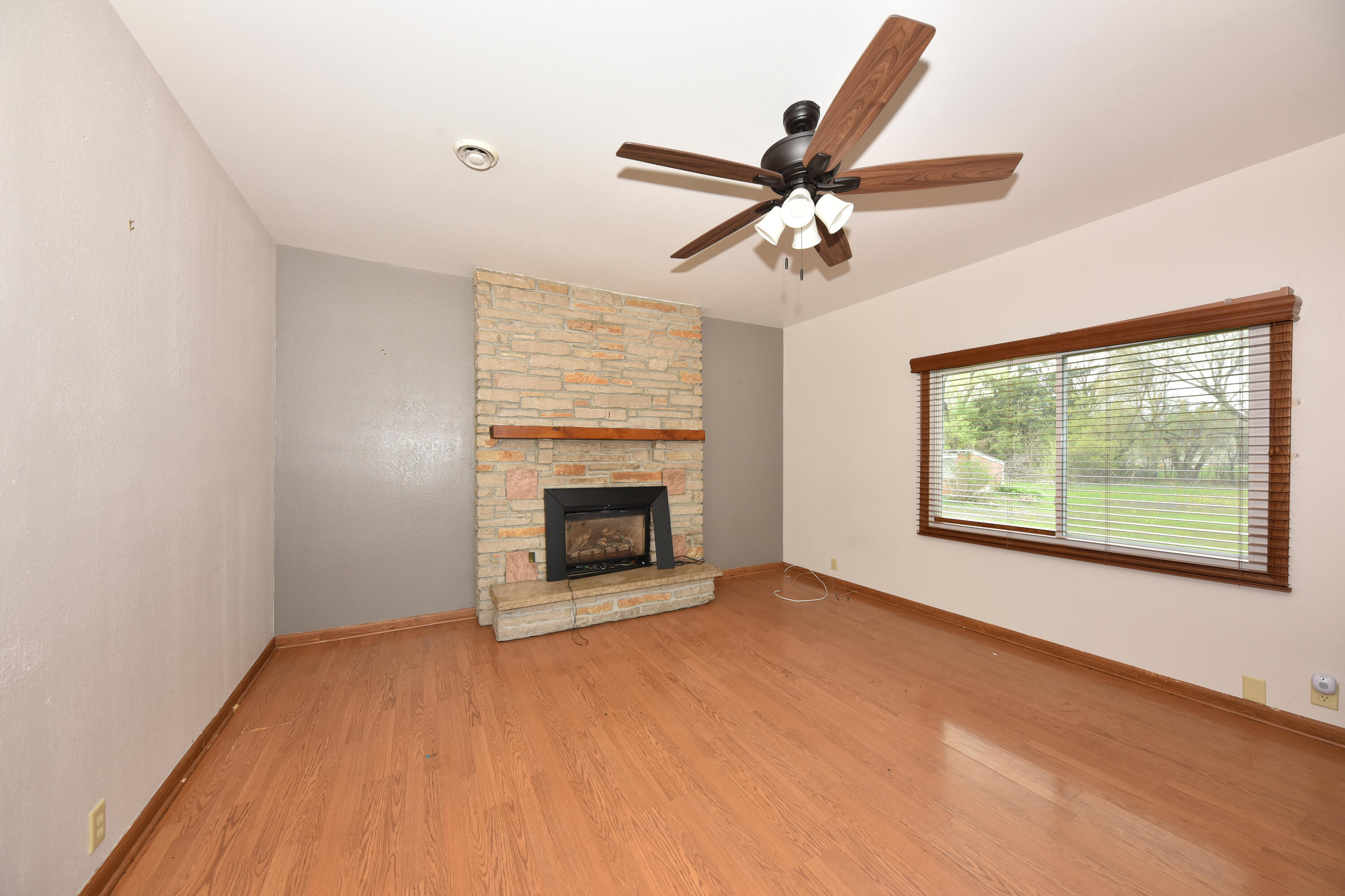 3910 West Calumet Road Brown Deer, WI 53209 - Photo 9 of 40 Family Room