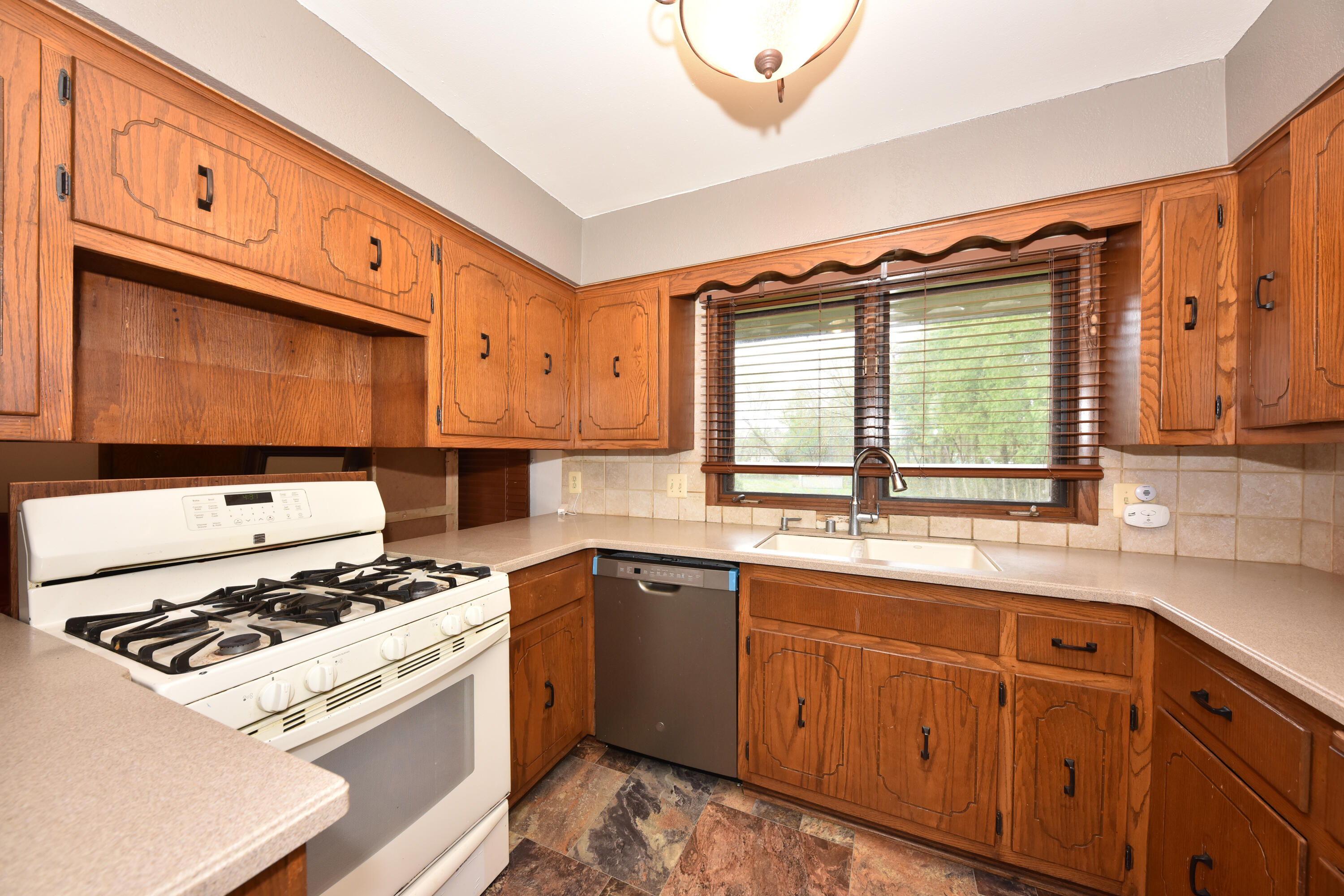 3910 West Calumet Road Brown Deer, WI 53209 - Photo 6 of 40 EUP_1007