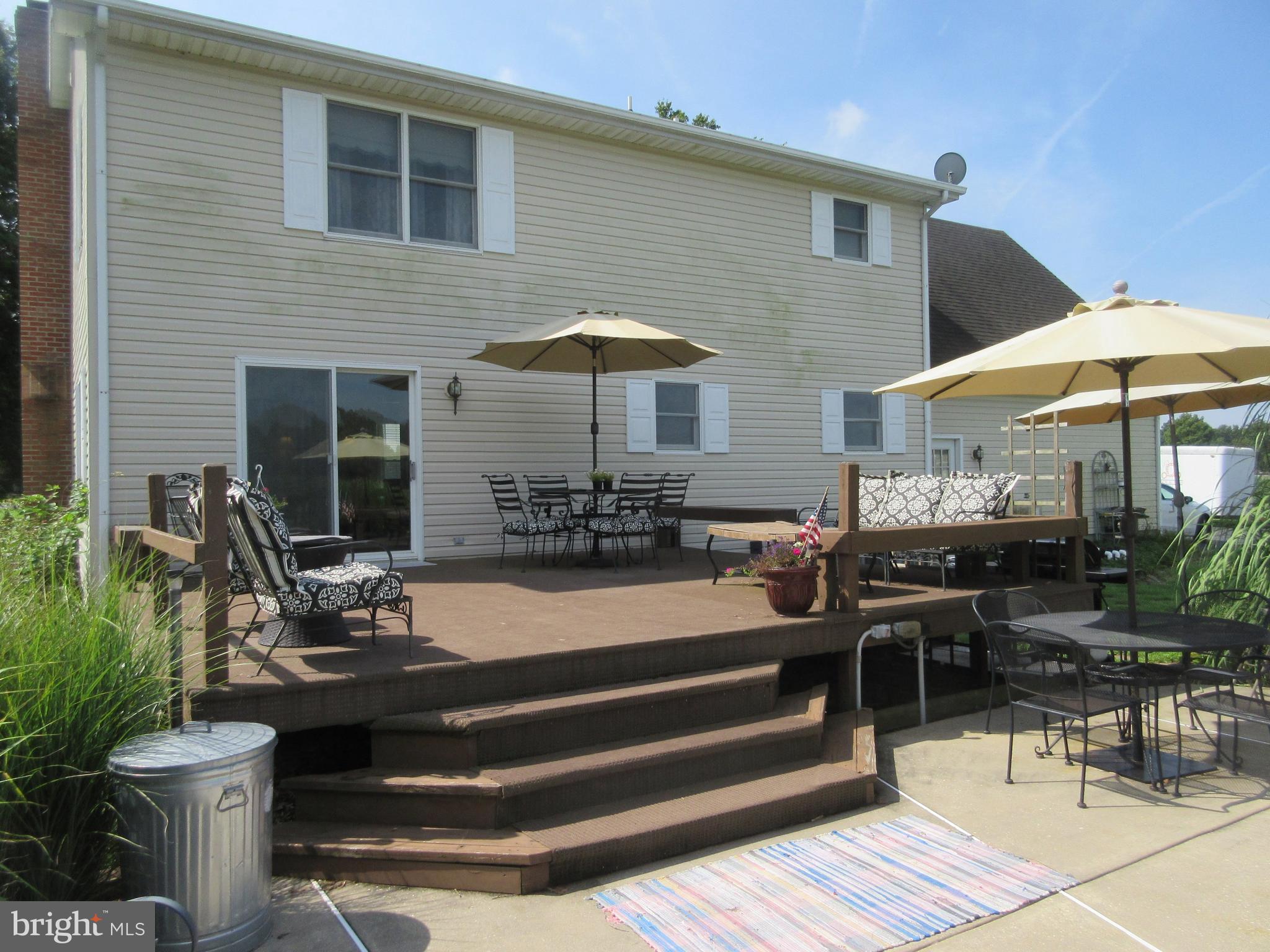 3334 Choptank Road Preston, MD 21655 - Photo 33 of 51 Large comfortable entertainment deck.