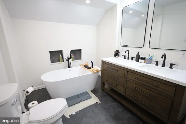 $189,900 | 1102 East Oldtown Road, Cumberland, MD 21502