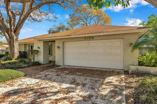$3,950 | 8789 Maplewood Road, Seminole, FL 33777