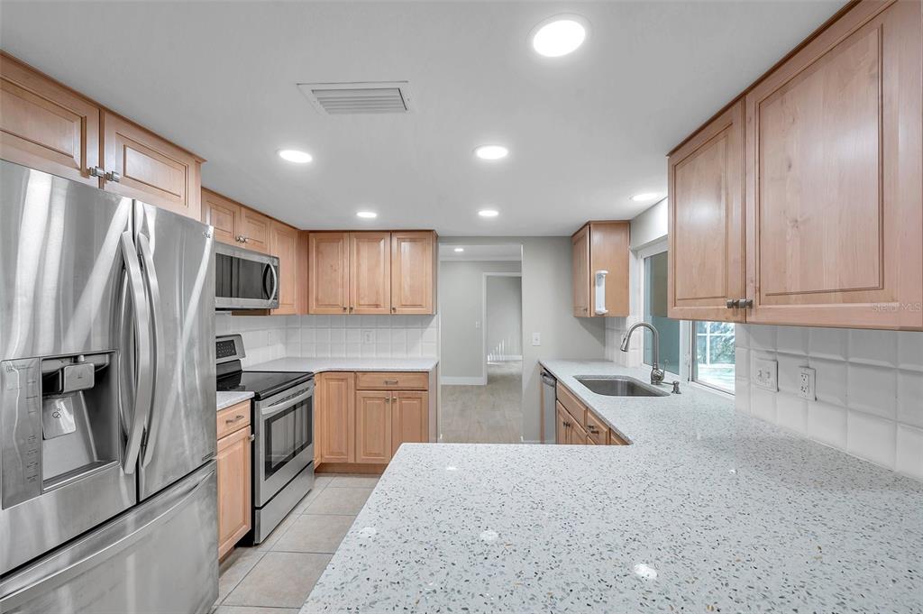 8789 Maplewood Road Seminole, FL 33777 - Photo 16 of 73