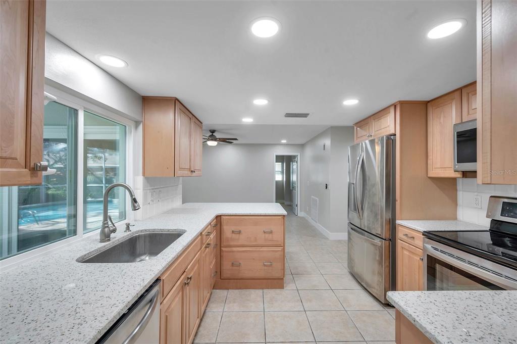 8789 Maplewood Road Seminole, FL 33777 - Photo 20 of 73