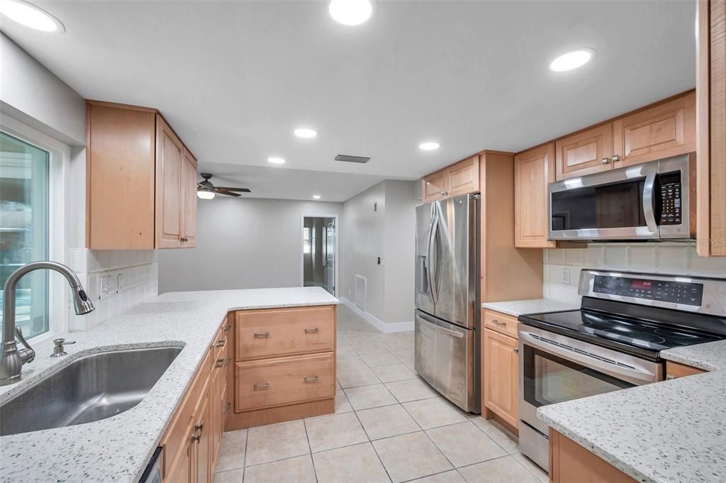 8789 Maplewood Road Seminole, FL 33777 - Photo 21 of 73