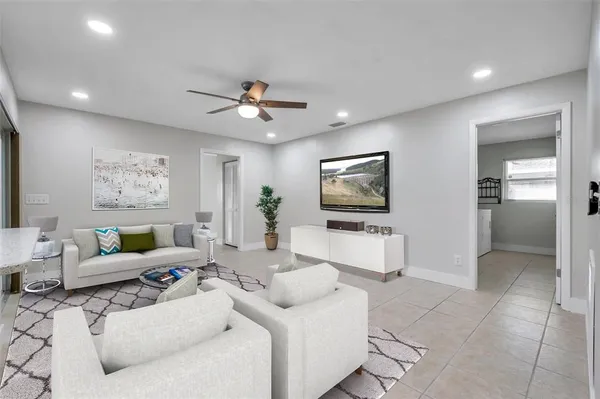 $3,950 | 8789 Maplewood Road, Seminole, FL 33777