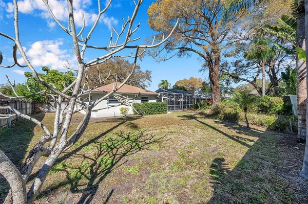 $3,950 | 8789 Maplewood Road, Seminole, FL 33777