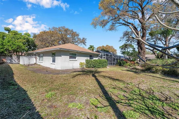 $3,950 | 8789 Maplewood Road, Seminole, FL 33777
