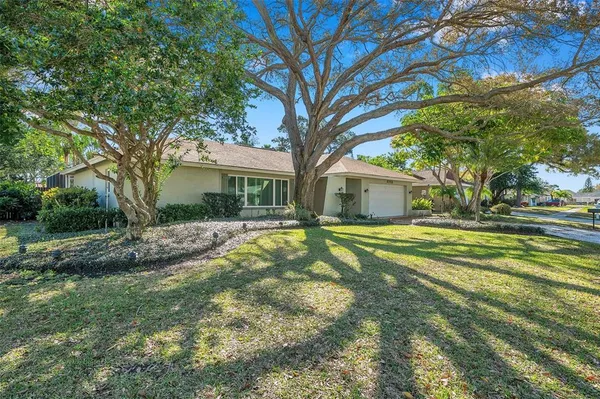 $3,950 | 8789 Maplewood Road, Seminole, FL 33777