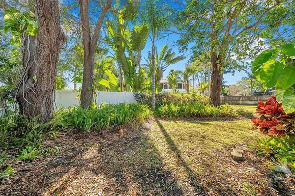 $3,950 | 8789 Maplewood Road, Seminole, FL 33777