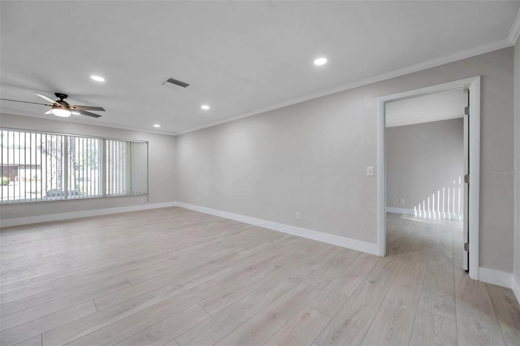 8789 Maplewood Road Seminole, FL 33777 - Photo 8 of 73