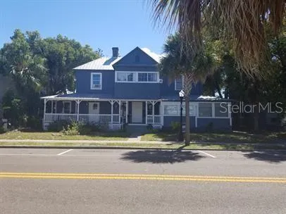 $995 | 318 East Tarpon Avenue, Unit 4, Tarpon Springs, FL 34689