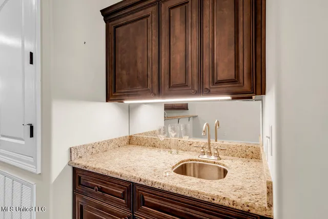 $225,500 | 204 Fairway Villas, Diamondhead, MS 39525