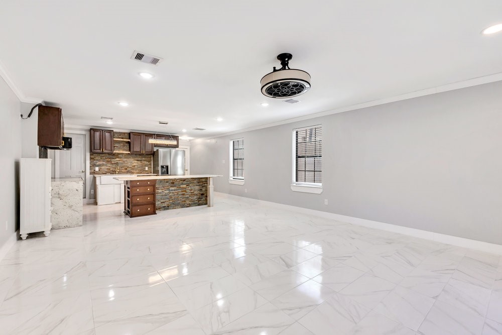6325 Riverview Way, Unit ABCD Houston, TX 77057 - Photo 16 of 33 a view of kitchen and microwave