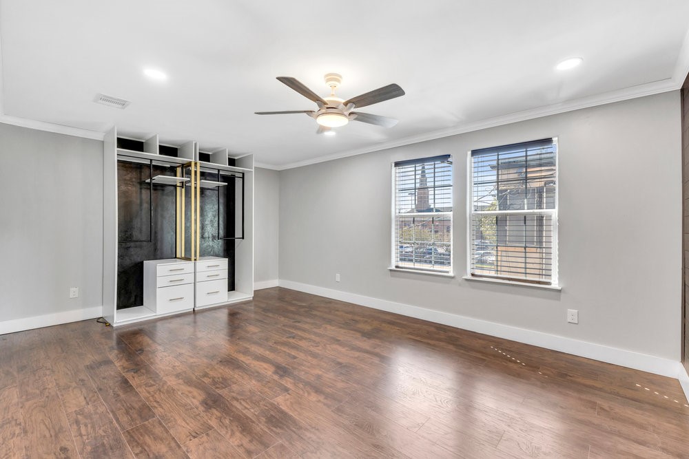 6325 Riverview Way, Unit ABCD Houston, TX 77057 - Photo 27 of 33 a view of an empty room with a window