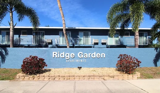 $1,350 | 3001 Bee Ridge Road, Unit 217, Sarasota, FL 34239