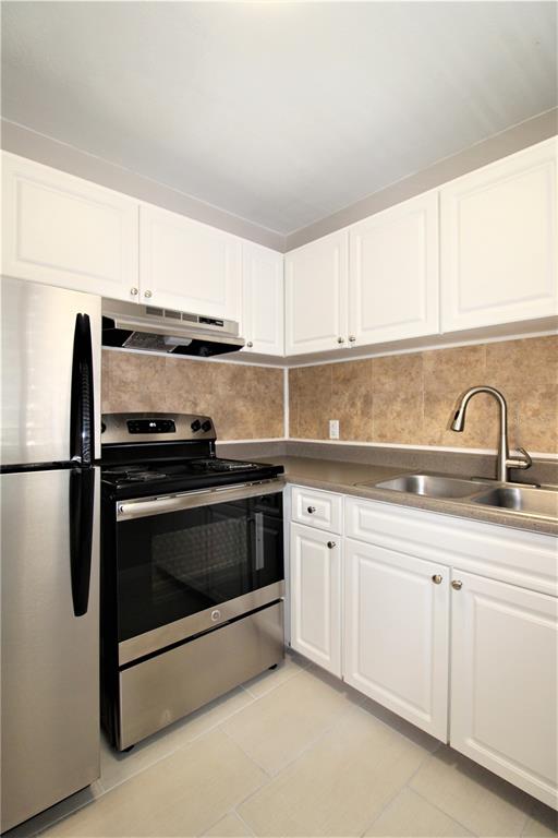 3001 Bee Ridge Road, Unit 217 Sarasota, FL 34239 - Photo 2 of 18