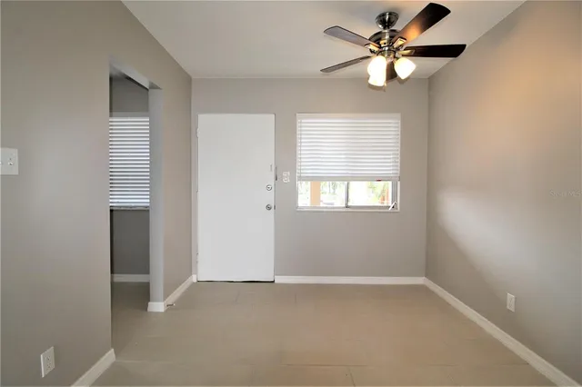 $1,350 | 3001 Bee Ridge Road, Unit 217, Sarasota, FL 34239