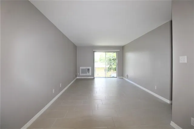 $1,350 | 3001 Bee Ridge Road, Unit 217, Sarasota, FL 34239