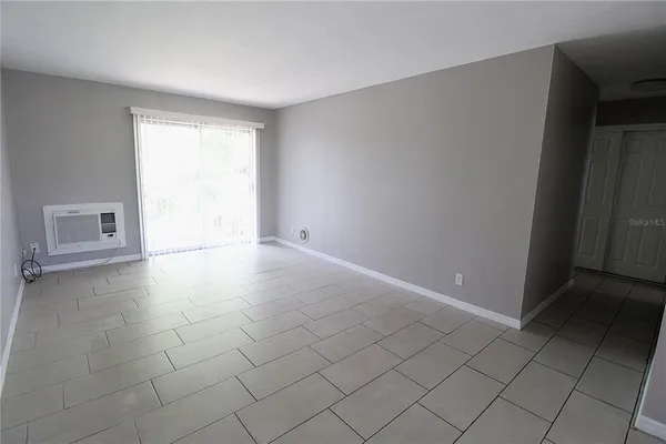 $1,200 | 3001 Bee Ridge Road, Unit 217, Sarasota, FL 34239