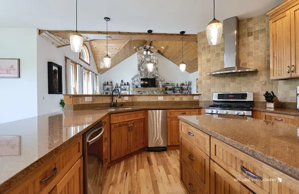 $865,250 | 4806 Patty Lane, Ringwood, IL 60072