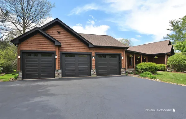 $865,250 | 4806 Patty Lane, Ringwood, IL 60072