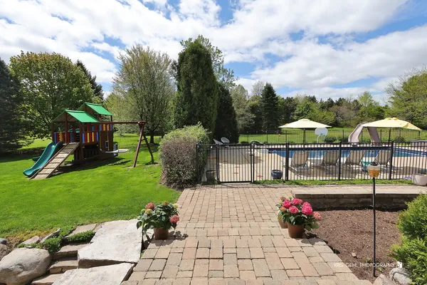 $865,250 | 4806 Patty Lane, Ringwood, IL 60072