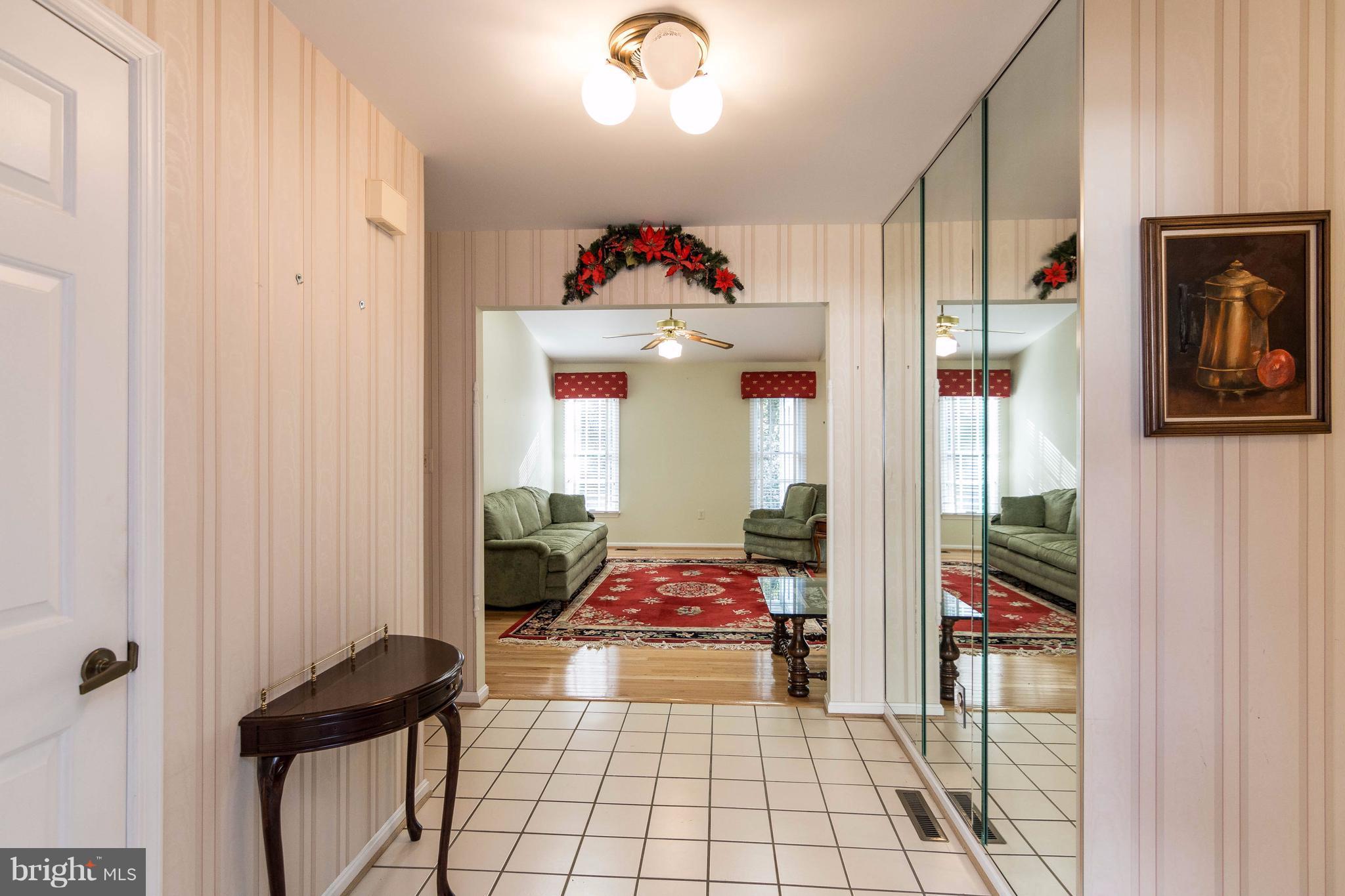 869 Rudder Way Annapolis, MD 21401 - Photo 2 of 27 Foyer