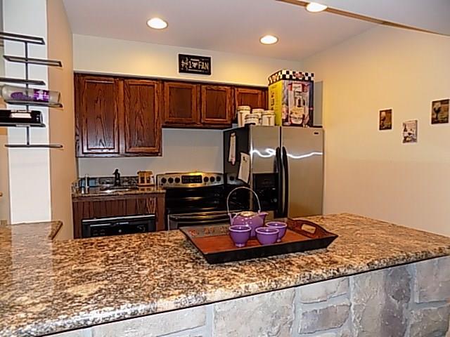 340 Thompson Run Road Pittsburgh, PA 15237 - Photo 18 of 23 Gleaming Granite Countertops and more storage!