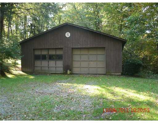 1648 Rutledge Road Transfer, PA 16154 - Photo 2 of 10 Parking Lot/Garage.